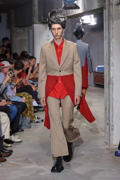 Look 25
